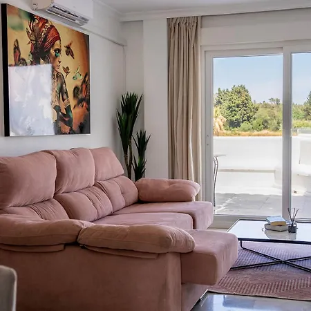 Banus - Banus - Nueva Andalucia - Spacious 3br - 2ba - Large Outdoor Terrace - Mountain Views - Pool - Covered Parking - Steps From Arena & La Sala - Ideal For Families *