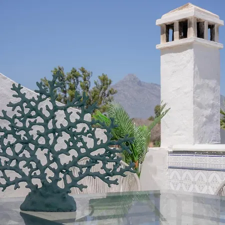 Banus - Banus - Nueva Andalucia - Spacious 3br - 2ba - Large Outdoor Terrace - Mountain Views - Pool - Covered Parking - Steps From Arena & La Sala - Ideal For Families
