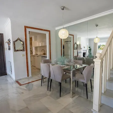 Banus - Banus - Nueva Andalucia - Spacious 3br - 2ba - Large Outdoor Terrace - Mountain Views - Pool - Covered Parking - Steps From Arena & La Sala - Ideal For Families *