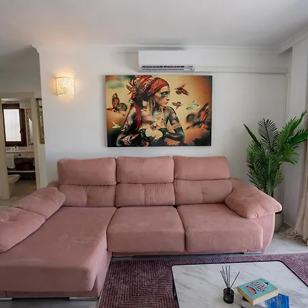 Banus - Banus - Nueva Andalucia - Spacious 3br - 2ba - Large Outdoor Terrace - Mountain Views - Pool - Covered Parking - Steps From Arena & La Sala - Ideal For Families شقة *