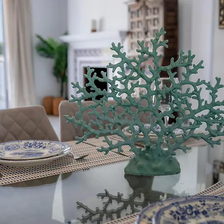 Banus - Banus - Nueva Andalucia - Spacious 3br - 2ba - Large Outdoor Terrace - Mountain Views - Pool - Covered Parking - Steps From Arena & La Sala - Ideal For Families * ماربيا