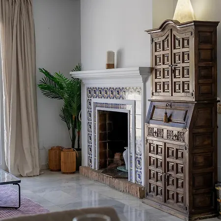 Banus - Banus - Nueva Andalucia - Spacious 3br - 2ba - Large Outdoor Terrace - Mountain Views - Pool - Covered Parking - Steps From Arena & La Sala - Ideal For Families