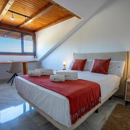 شقة Banus - Banus - Nueva Andalucia - Spacious 3br - 2ba - Large Outdoor Terrace - Mountain Views - Pool - Covered Parking - Steps From Arena & La Sala - Ideal For Families