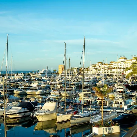 Banus - Banus - Nueva Andalucia - Spacious 3br - 2ba - Large Outdoor Terrace - Mountain Views - Pool - Covered Parking - Steps From Arena & La Sala - Ideal For Families شقة *
