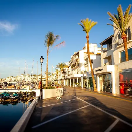 شقة Banus - Banus - Nueva Andalucia - Spacious 3br - 2ba - Large Outdoor Terrace - Mountain Views - Pool - Covered Parking - Steps From Arena & La Sala - Ideal For Families